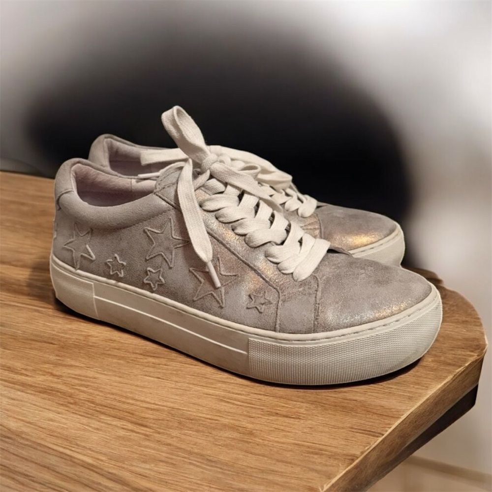 J Slides Star-Embellished Gray Women's Sneakers - 6.5 - Good Condition